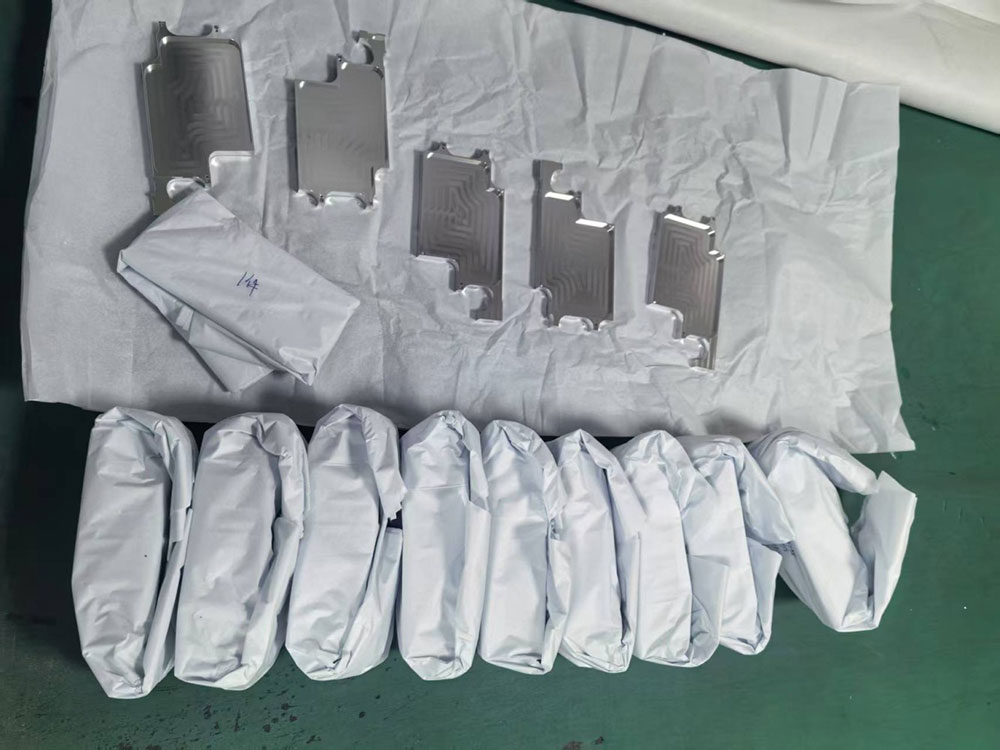 Natural-anodized-security-aluminum-parts.jpg